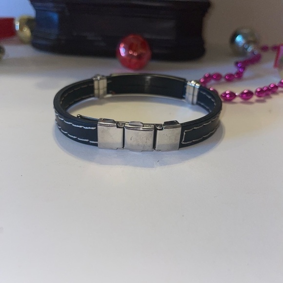 Baseball Pulse Designed Bracelet - Picture 4 of 8